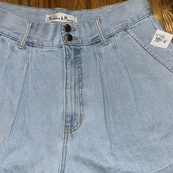 Madeline & Monroe Mom Paperbag Feather Shorts Denim size 31 (12) NWT - Picture 4 of 8